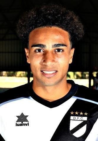 19 - Santiago Paiva: aos 20 anos, o atacante  outro jogador formado no Danubio.