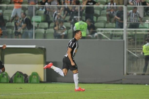 Veja fotos do jogo Atltico x URT