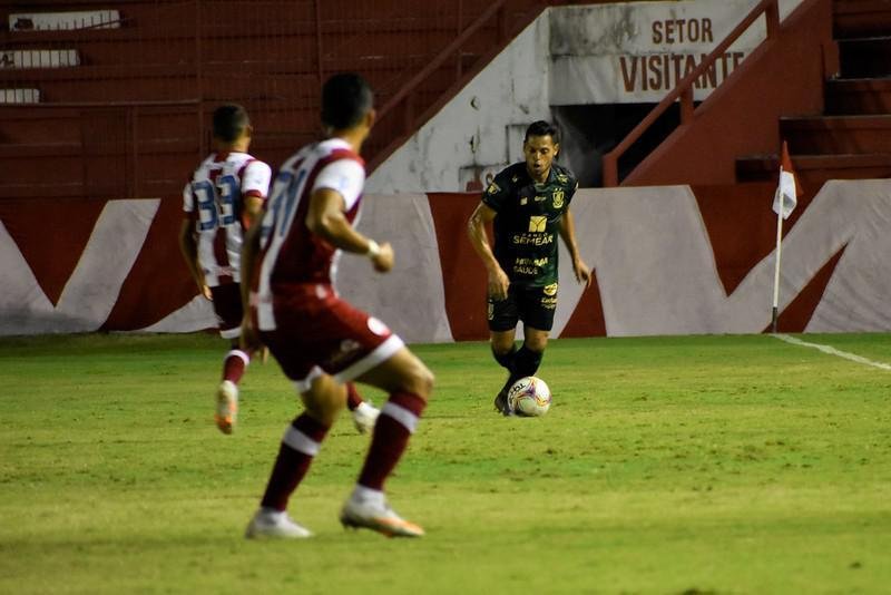 Náutico e América se enfrentaram no estádio dos Aflitos