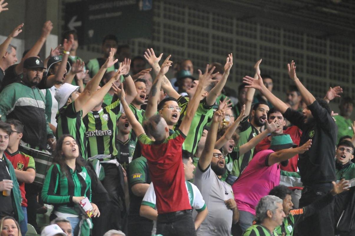 Fotos do jogo entre Amrica e Cear, no Estdio Independncia, em Belo Horizonte, pela 10 rodada da Srie A do Brasileiro