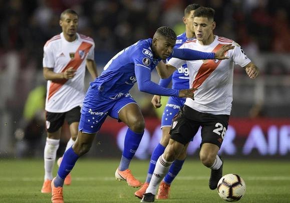 Fotos do segundo tempo do duelo entre River Plate e Cruzeiro, no Monumental de Nez, em Buenos Aires, pela ida das oitavas de final da Copa Libertadores