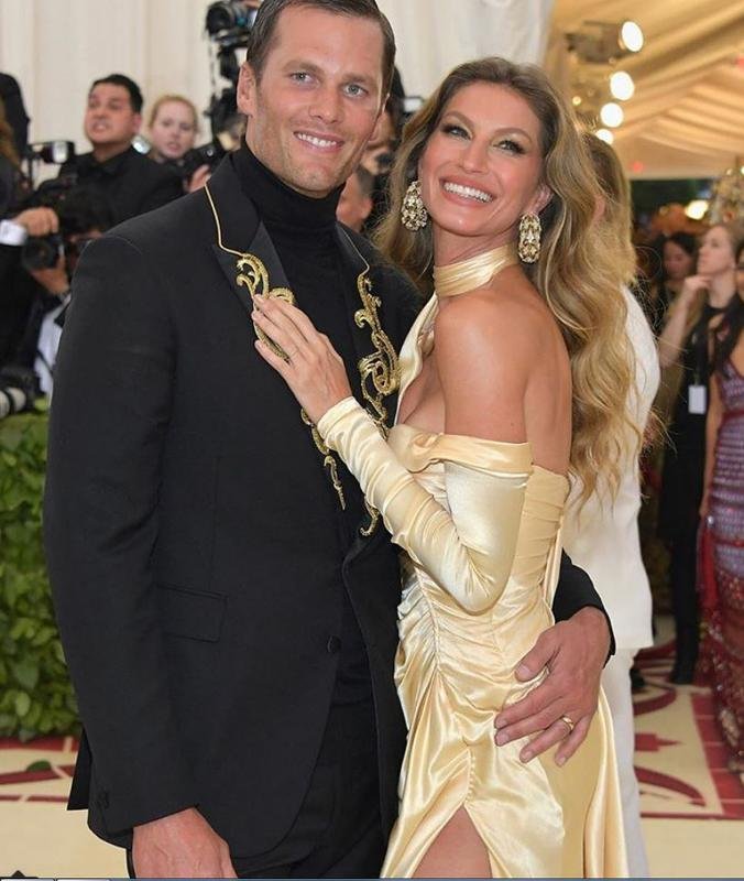 Foto da supermodelo Gisele Bndchen e de Tom Brady, jogador de futebol americano do Tampa Bay Buccaneers