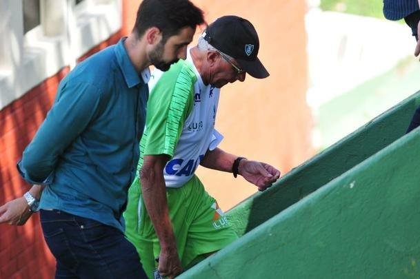 Técnico Givanildo Oliveira foi apresentado no CT Lanna Drumond pelo presidente Marcus Salum e comandou seu primeiro treino visando ao jogo de quinta-feira, contra o Internacional, em Porto Alegre