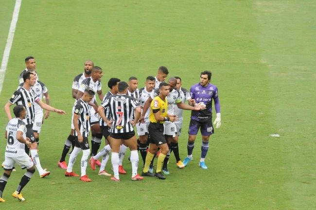 Fotos do jogo entre Atltico e Cear, no Mineiro, pela 25 rodada da Srie A do Campeonato Brasileiro