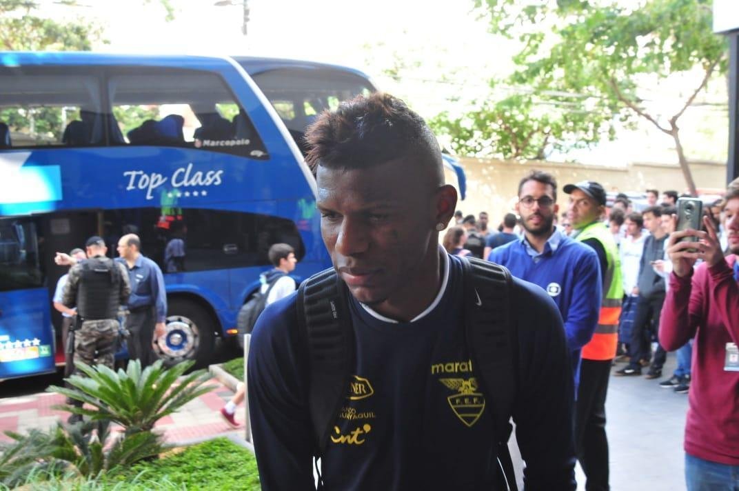 Delegao do Equador desembarcou nesta tera-feira em Belo Horizonte, onde estrear na Copa Amrica