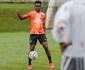 Cazares � liberado pelo departamento m�dico e pode refor�ar o Atl�tico no cl�ssico