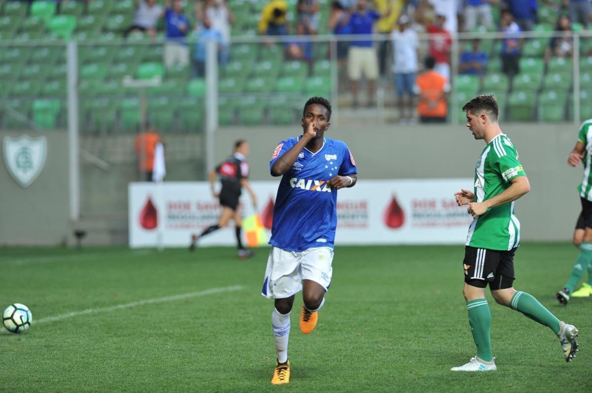 Imagens do jogo entre Cruzeiro e Coritiba, no Independncia, pela final do Campeonato Brasileiro Sub-20