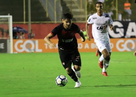 Vitória derrotou Atlético por 1 a 0, no Barradão, com gol de Léo Ceará