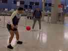 Nadal e Ruud mostram categoria ao jogar futebol em aeroporto de BH