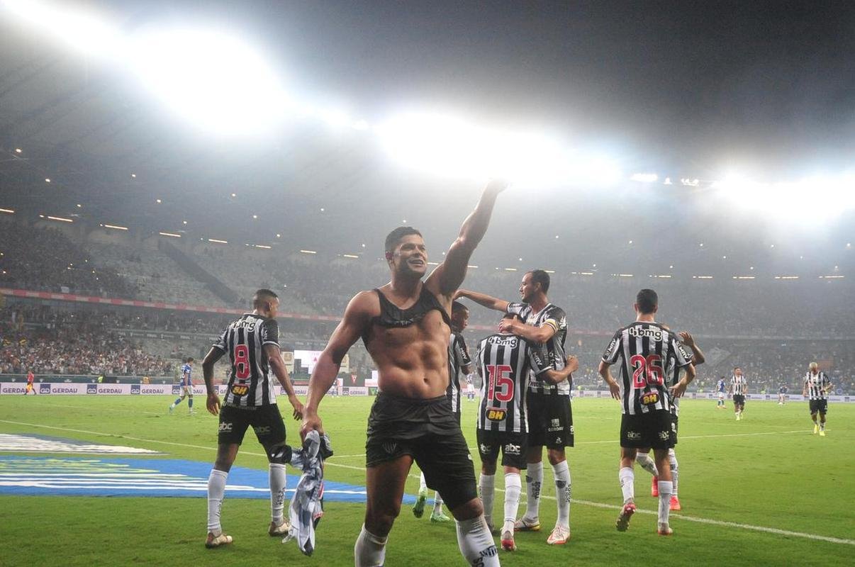 Galo venceu Cruzeiro com gols de Hulk (2) e Nacho. Edu descontou para a Raposa