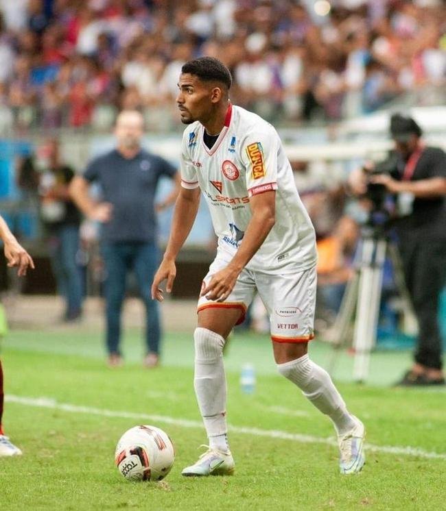 Emerson, lateral-esquerdo