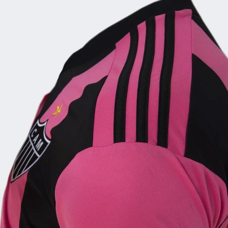 Adidas divulgou verses masculina e feminina da camisa rosa do Atltico