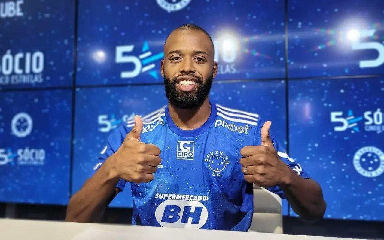 Cruzeiro anunciou o zagueiro Reynaldo