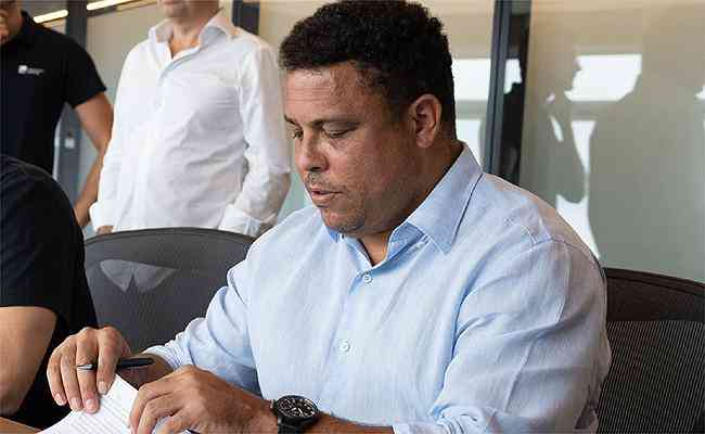 Ronaldo fechou acordo de inteno de compra das aes da SAF do Cruzeiro em 18 de dezembro de 2021