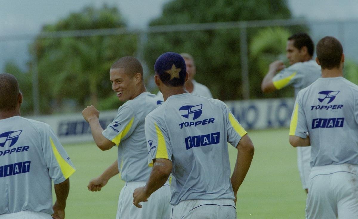 DEZEMBRO - Dia a dia de treinos do Cruzeiro na temporada que culminou com a Trplice Coroa
