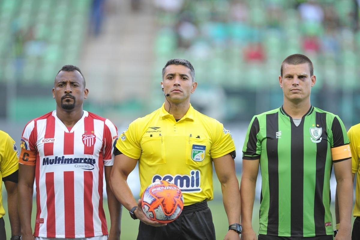 Veja fotos do jogo entre Amrica e Villa Nova