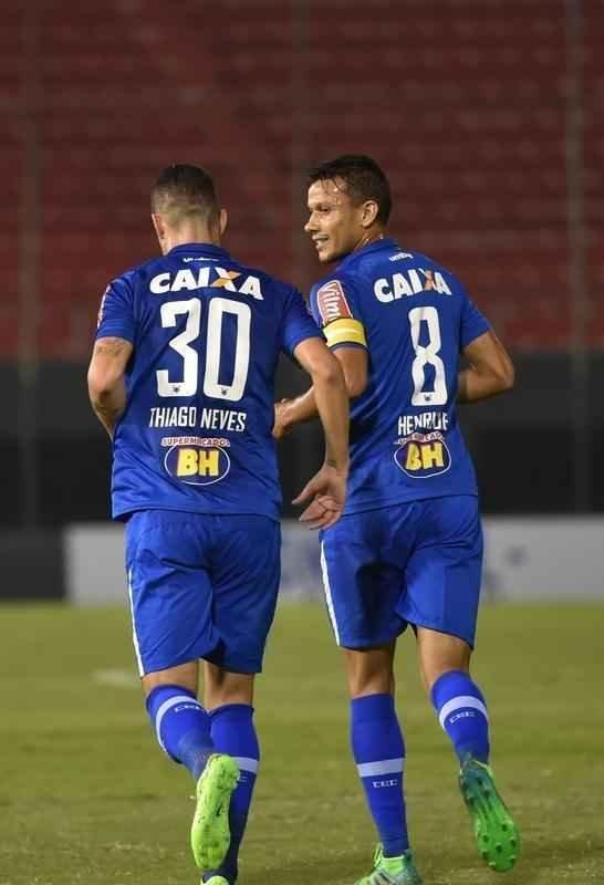 Imagens da partida entre Nacional e Cruzeiro, pela primeira fase da Copa Sul-Americana