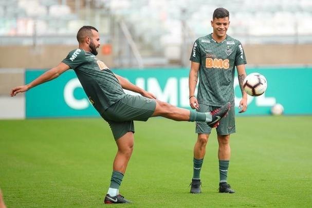 Levir Culpi comanda treino no Mineirão antes da estreia no Grupo E da Libertadores