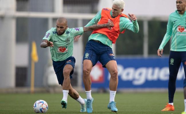 Daniel Alves protagonizou lance perigoso com entrada em Pedro