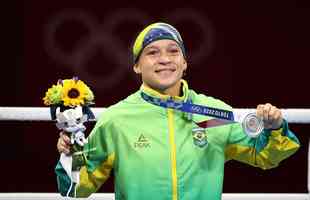 Beatriz Ferreira foi medalha de prata entre os pesos leve