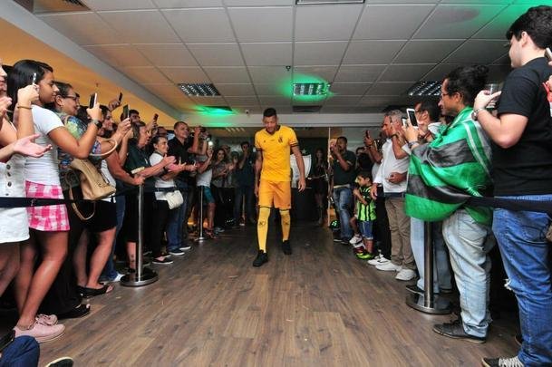 Coleo de uniformes do Amrica da temporada 2019. Clube adotou marca prpria, a Sparta. Por isso, desfile na loja do clube, no shopping Boulevard, em BH, foi ao estilo espartano