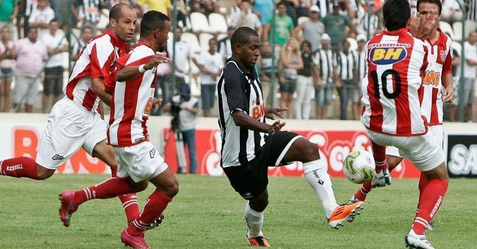 16 - Jobson - 2011 - 6 jogos / 2 gols - 0,33 por jogo