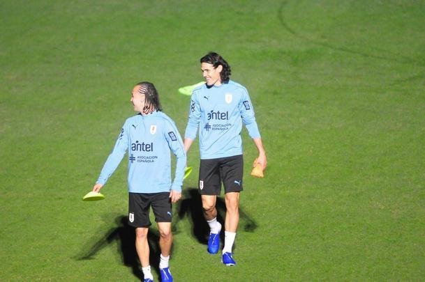 Imagens do primeiro treino da Seleo Uruguaia no Sesc Venda Nova, em Belo Horizonte