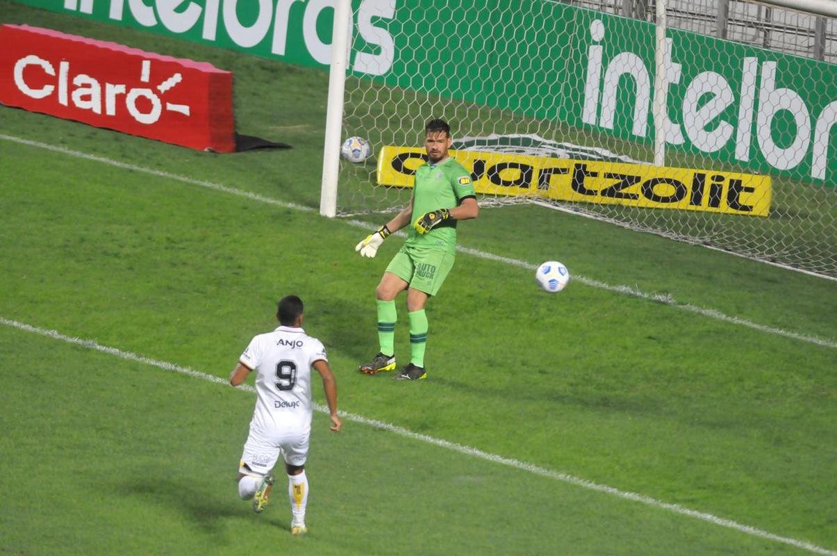 Fotos do jogo entre Amrica e Cricima, no Independncia, em Belo Horizonte, pela terceira fase da Copa do Brasil.
