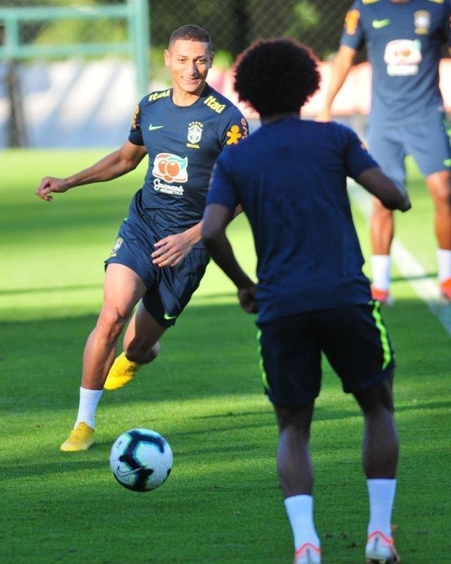 Seleo Brasileira fechou preparao para duelo com a Argentina na Cidade do Galo