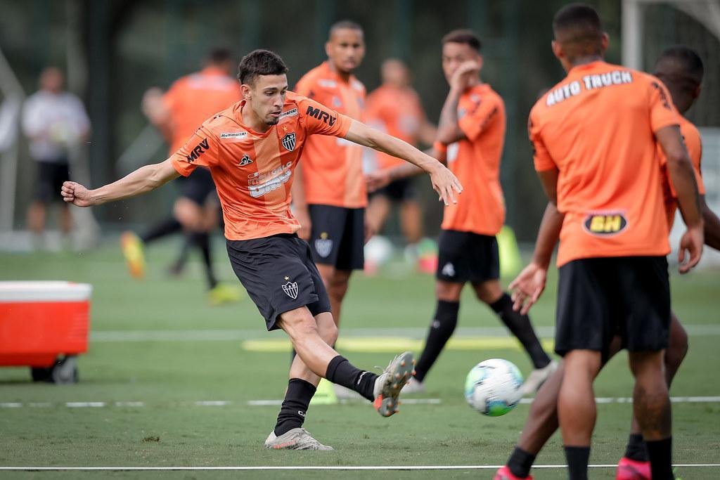 Felipe Felcio - O centroavante de 17 anos chegou a ser relacionado por Rafael Dudamel para o banco de reservas em um jogo da temporada 2020. Com passagem pelas selees de base, o garoto integrava o time de transio. Ele tambm  tratado como joia pelo clube.