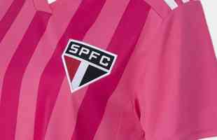 As camisas em homenagem ao 'Outubro Rosa' de 2022