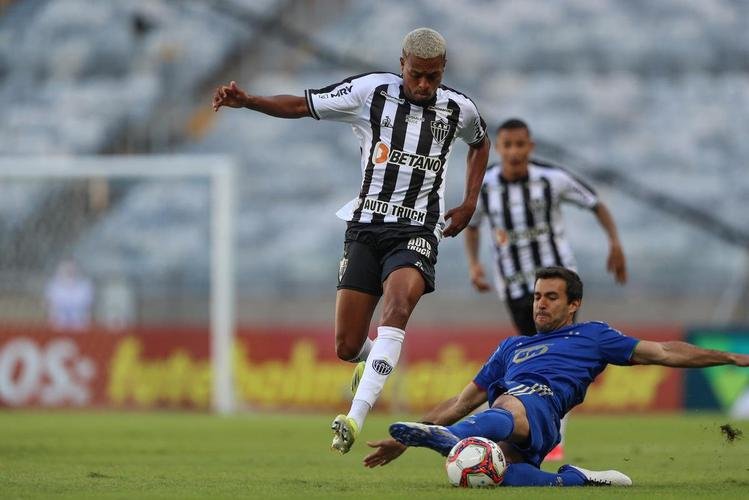Fotos do clássico do centenário, entre Cruzeiro e Atlético, no Mineirão, em Belo Horizonte, pela nona rodada do Campeonato Mineiro