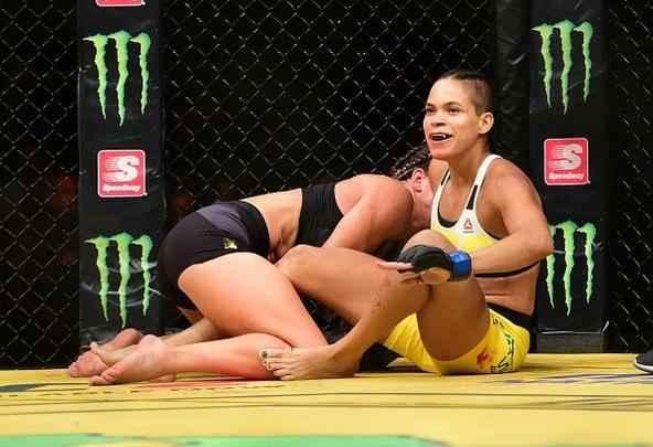 Fotos da grande vitória de Amanda Nunes pelo cinturão do UFC