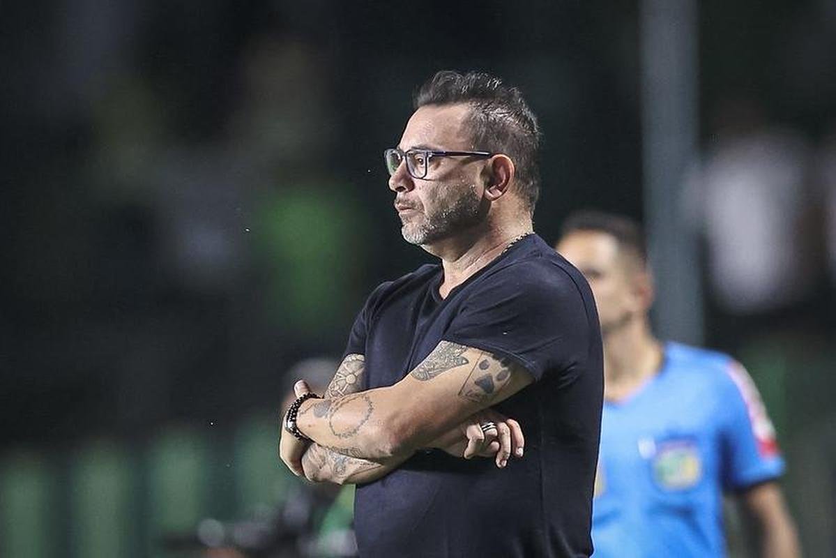 Fotos do jogo entre Gois e Atltico no Estdio da Serrinha, em Goinia, pela quarta rodada do Campeonato Brasileiro