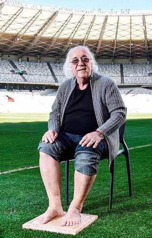 Pedro Vilela/Agencia I7 - Em 2017, Tosto, dolo histrico do Cruzeiro, deixou a marca dos seus ps na Calada da Fama do Mineiro, em Belo Horizonte.