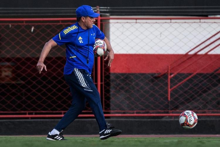 Com atividade no estádio Antônio Accioly, do Atlético-GO, o Cruzeiro encerrou a preparação para enfrentar o Goiás, pela 22ª rodada da Série B. A partida está marcada para 21h30 desta terça-feira, na Serrinha, em Goiânia.
