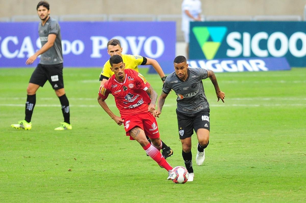 Fotos do jogo entre Atltico e Tombense, neste sbado, pela semifinal do Campeonato Mineiro