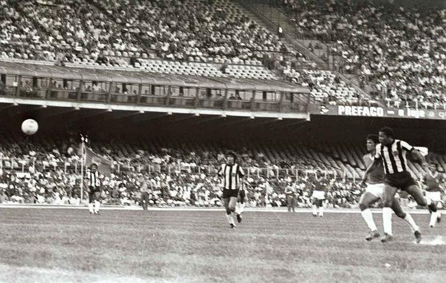 Em 1971, Atltico derrotou Internacional por 3 a 1, no Mineiro, pela fase de classificao do Brasileiro