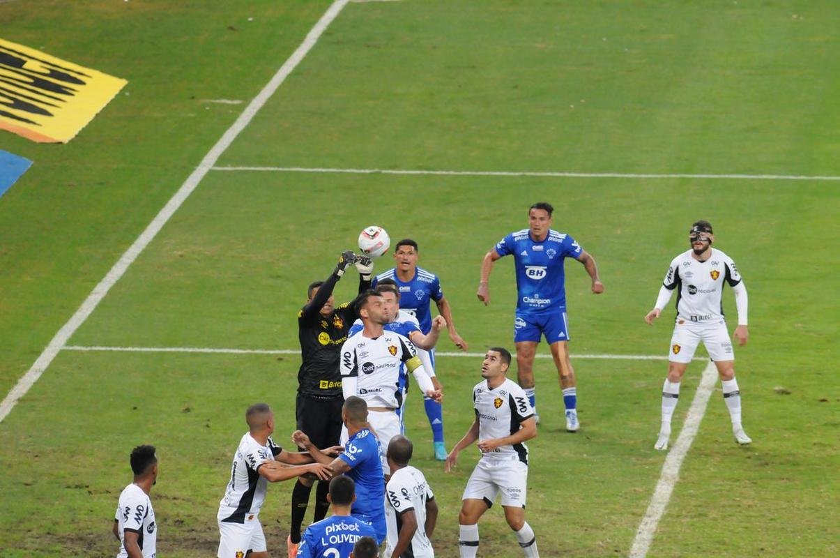 Fotos do jogo entre Cruzeiro e Sport, no Mineiro, em Belo Horizonte, pela 15 rodada da Srie B do Campeonato Brasileiro (28/6/2022)