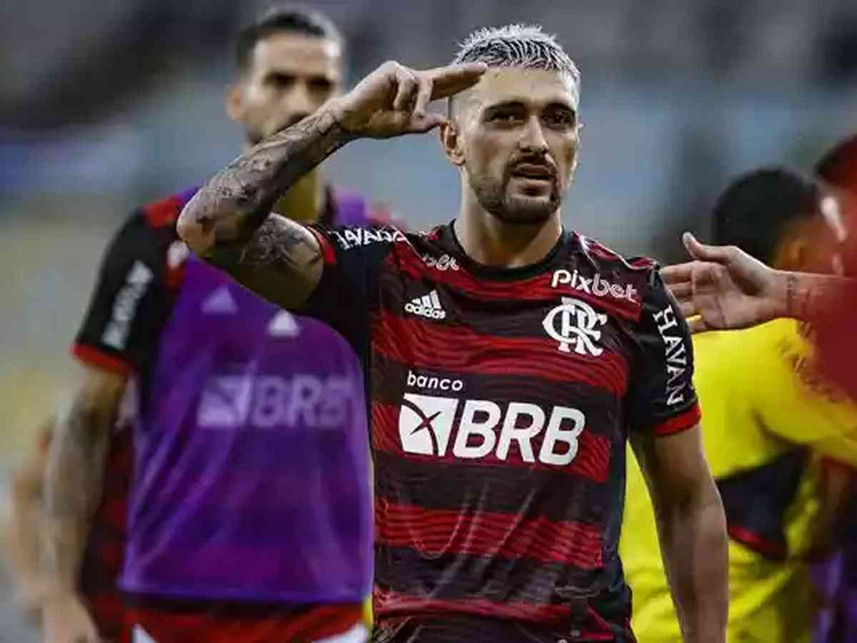 Arrascaeta decide no fim e Flamengo vira para cima do Atlético-MG