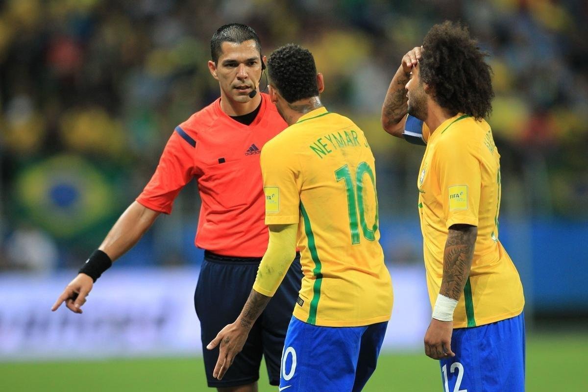 Brasil e Equador se enfrentaram, na Arena do Grmio, pela 15 rodada das Eliminatrias para a Copa