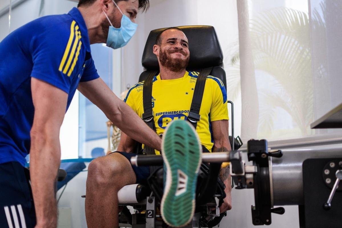 Fotos do primeiro dia de trabalho do Cruzeiro em 2022 na Toca da Raposa II