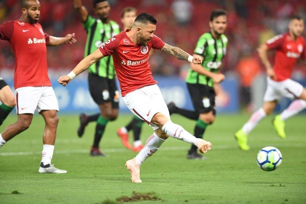 Amrica enfrentou o Internacional, no Beira-Rio, em Porto Alegre, pela 34 rodada do Brasileiro