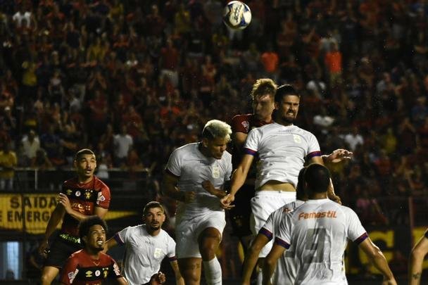 De virada e com gols de Hernane e Guilherme, o Sport reencontrou o caminho das vitórias, diante do Paraná, na Ilha do Retiro, pela 31ª rodada da Série B