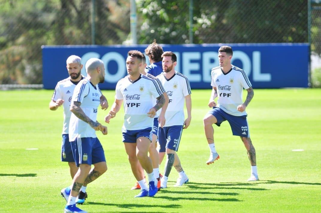 Imagens do treinamento da Argentina na Cidade do Galo