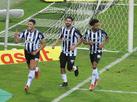 Hulk festeja chegada de quarto filho com 21º gol pelo Atlético na temporada