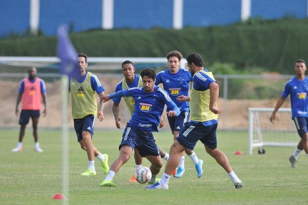 Fotos do terceiro treino do Cruzeiro na Toca da Raposa II (crdito: Alexandre Guzanshe/EM D.A Press)
