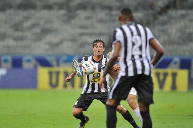 Fotos do jogo entre Cruzeiro e Democrata-GV, no Mineiro, em BH, pela quinta rodada do Campeonato Mineiro de 2022