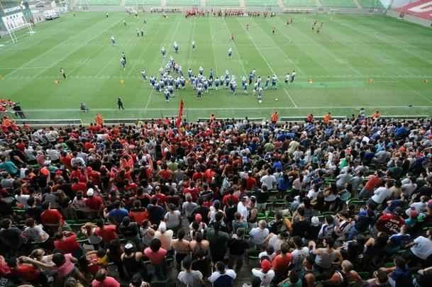 Imagens do jogo entre Minas Locomotiva e Get Eagles no Independncia