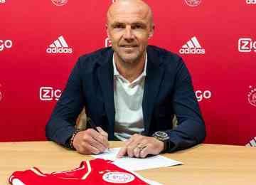 Alfred Schreuder assinou até junho de 2024 com o clube holandês